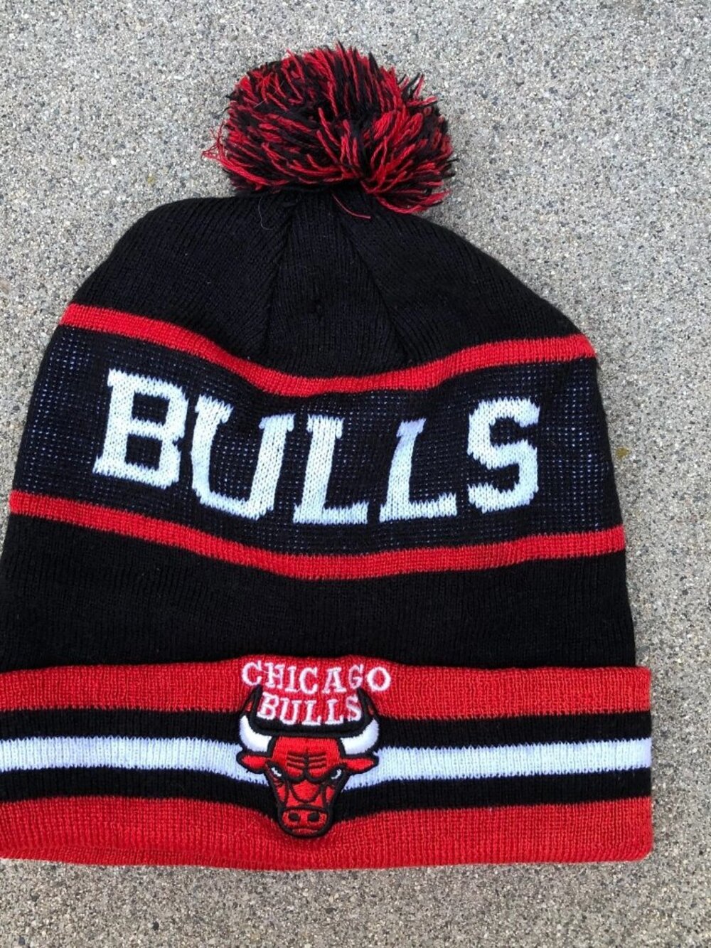 NEW ERA Chicago Bulls Pom Beanie Hat Men's Cuffed Cap Knit NBA